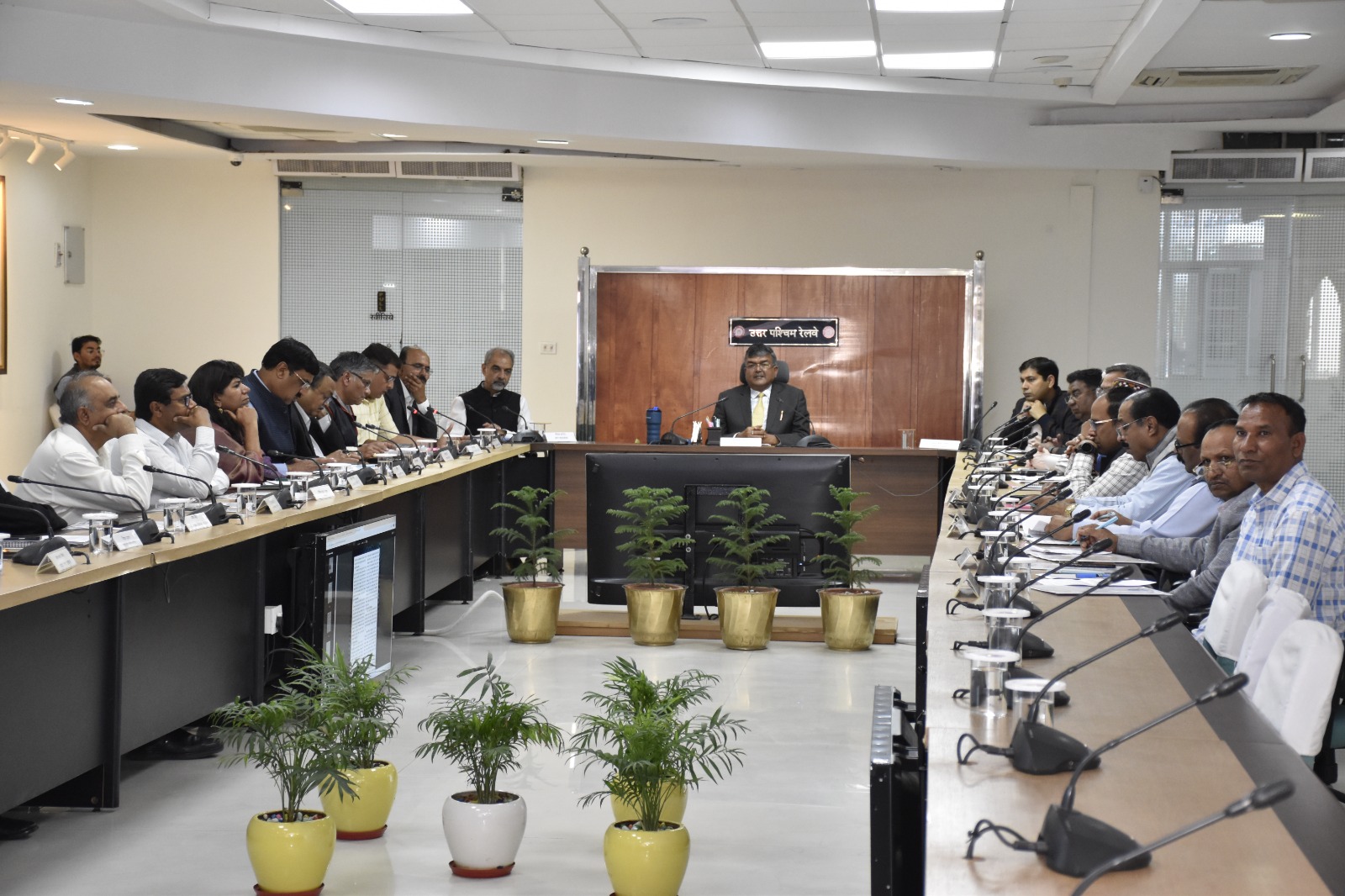 meeting-room-benefits-in-hindi-infoupdate