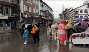 After heavy rain, weather improves slightly in Kashmir