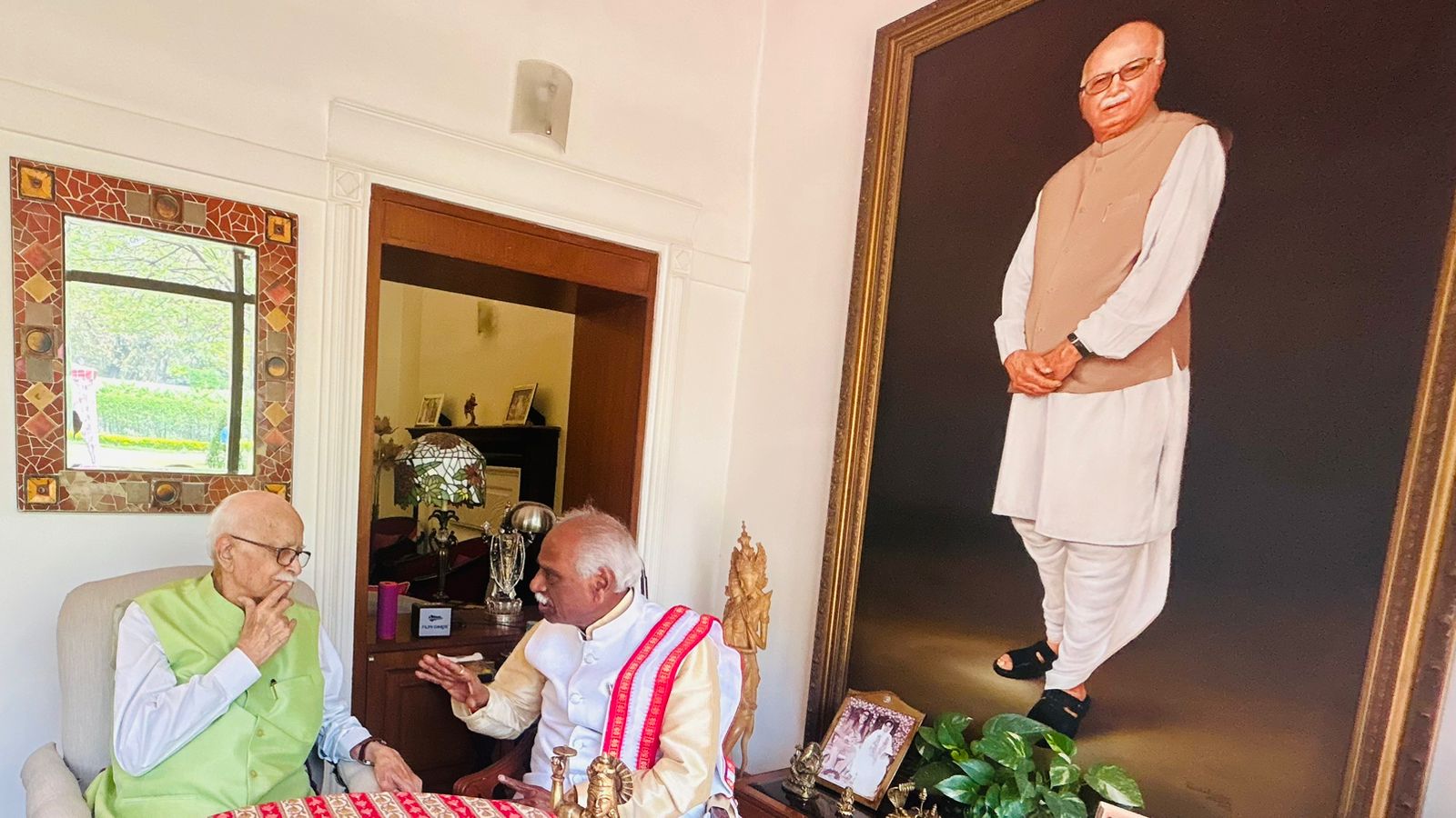 Haryana Governor met Sh Lal Krishna Advani in Delhi